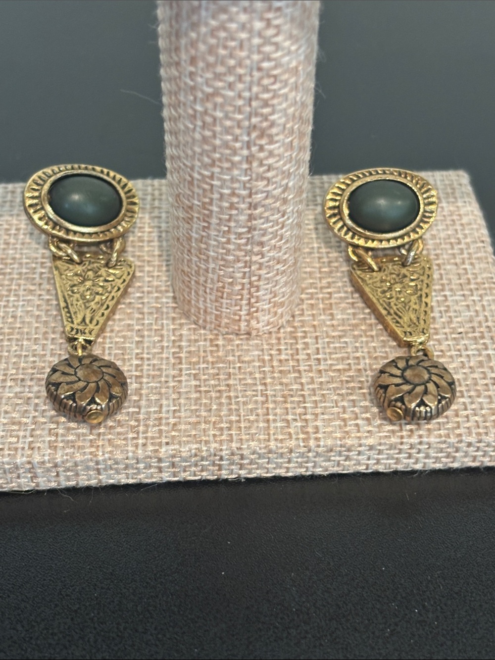 Vintage Victorian Style Gold Tone Dangle Earrings Dark Green Cabochon Filigree